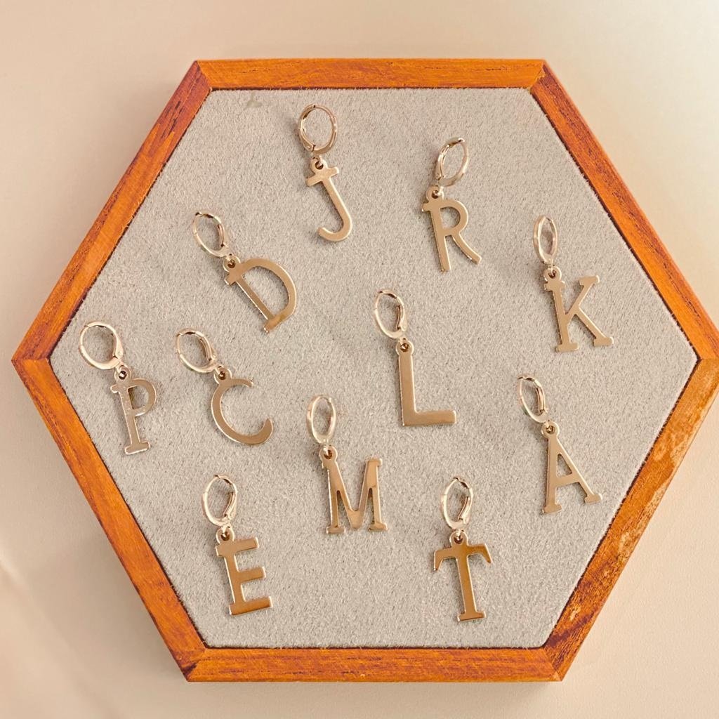 LETRAS PINGENTE PRATEADA FOLHEADO