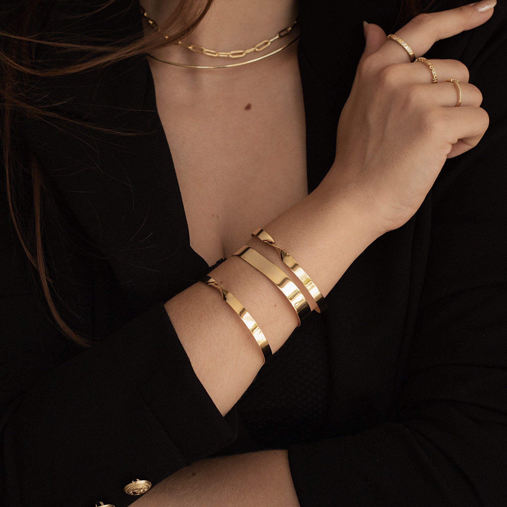 BRACELETE UMA TORÇÃO DOURADO FOLHEADO