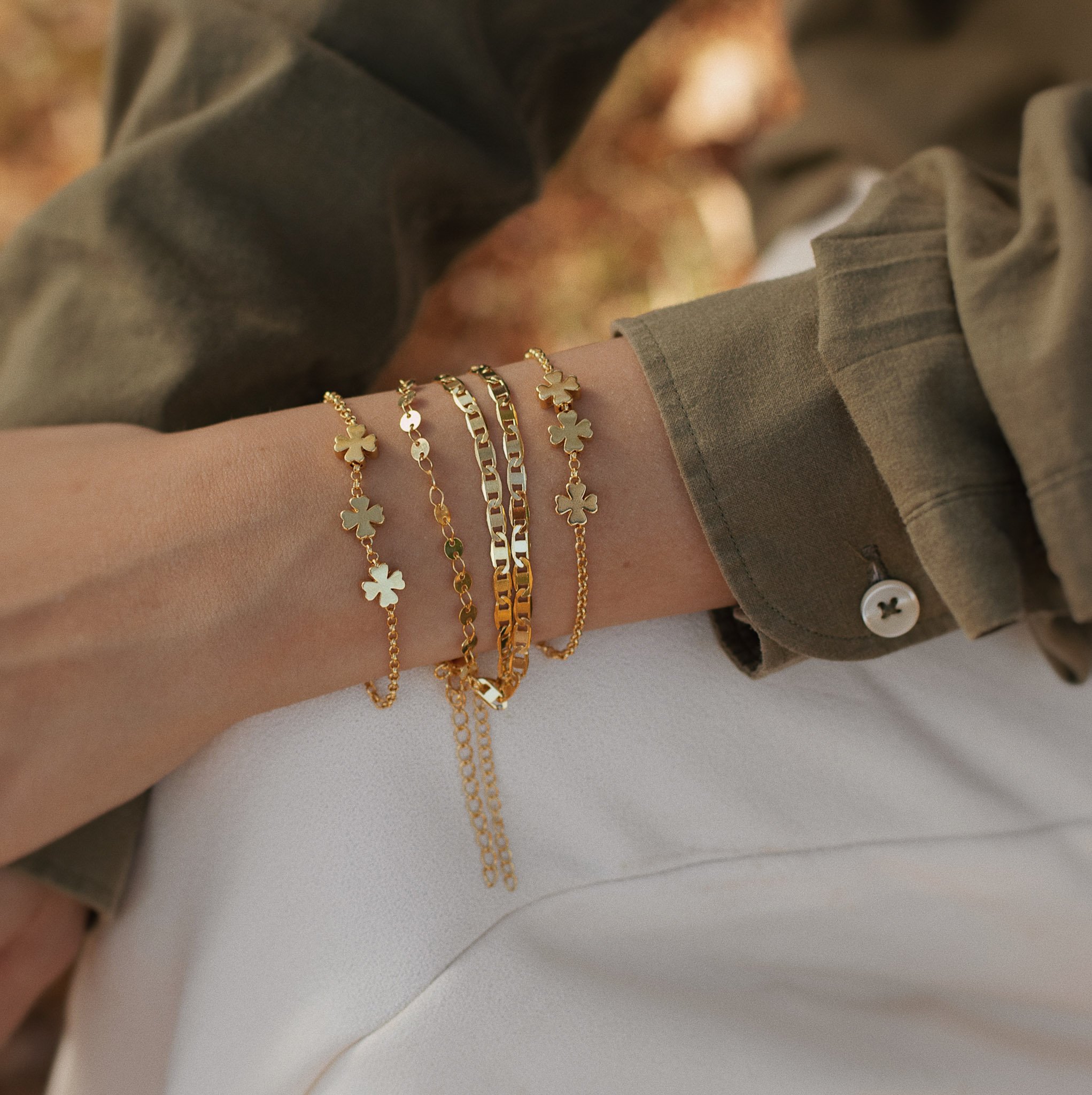 PULSEIRA DUPLA ELOS ACHATADOS THASSIA DOURADO FOLHEADO