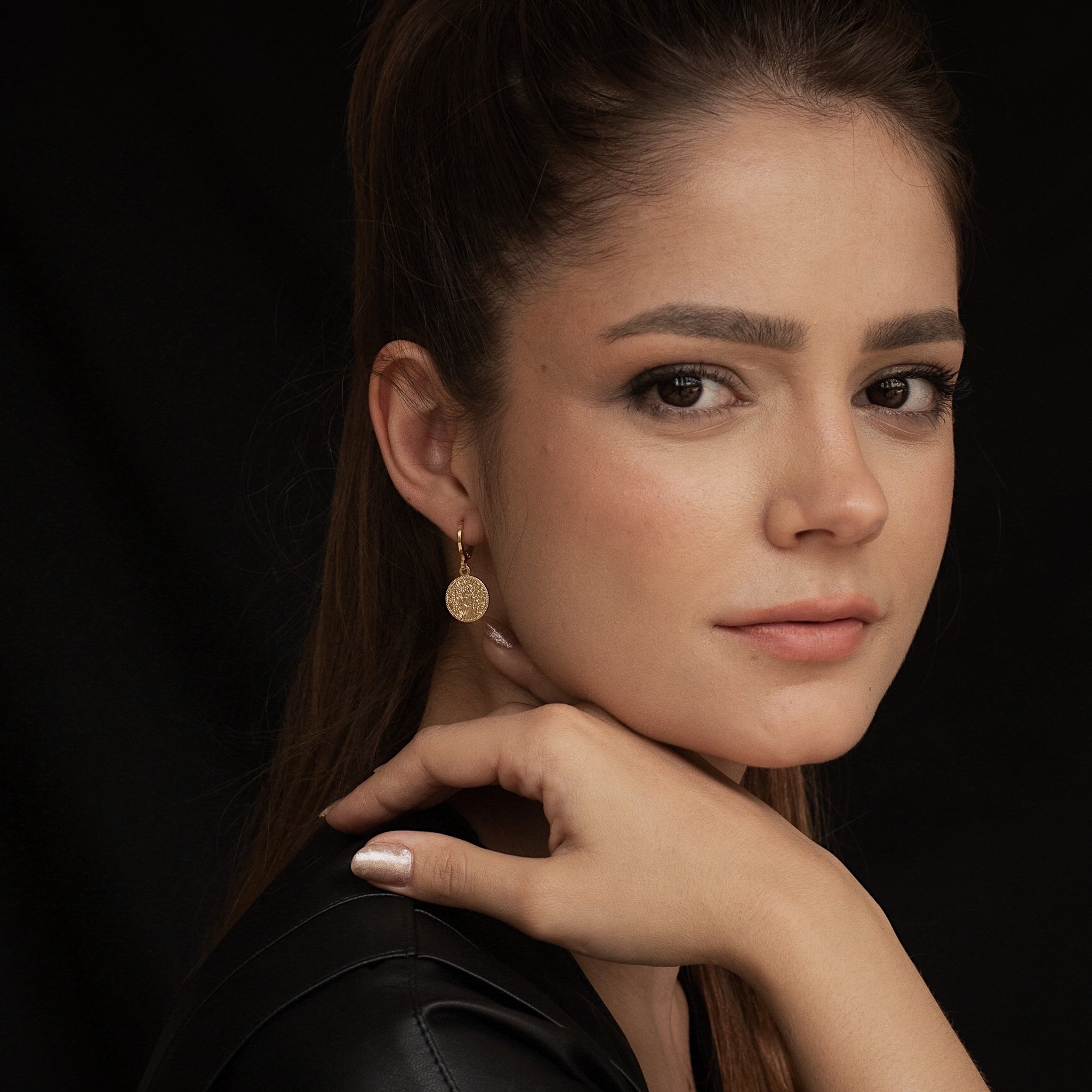 ARGOLA MEDALHA SÃO BENTO DOURADO FOLHEADO