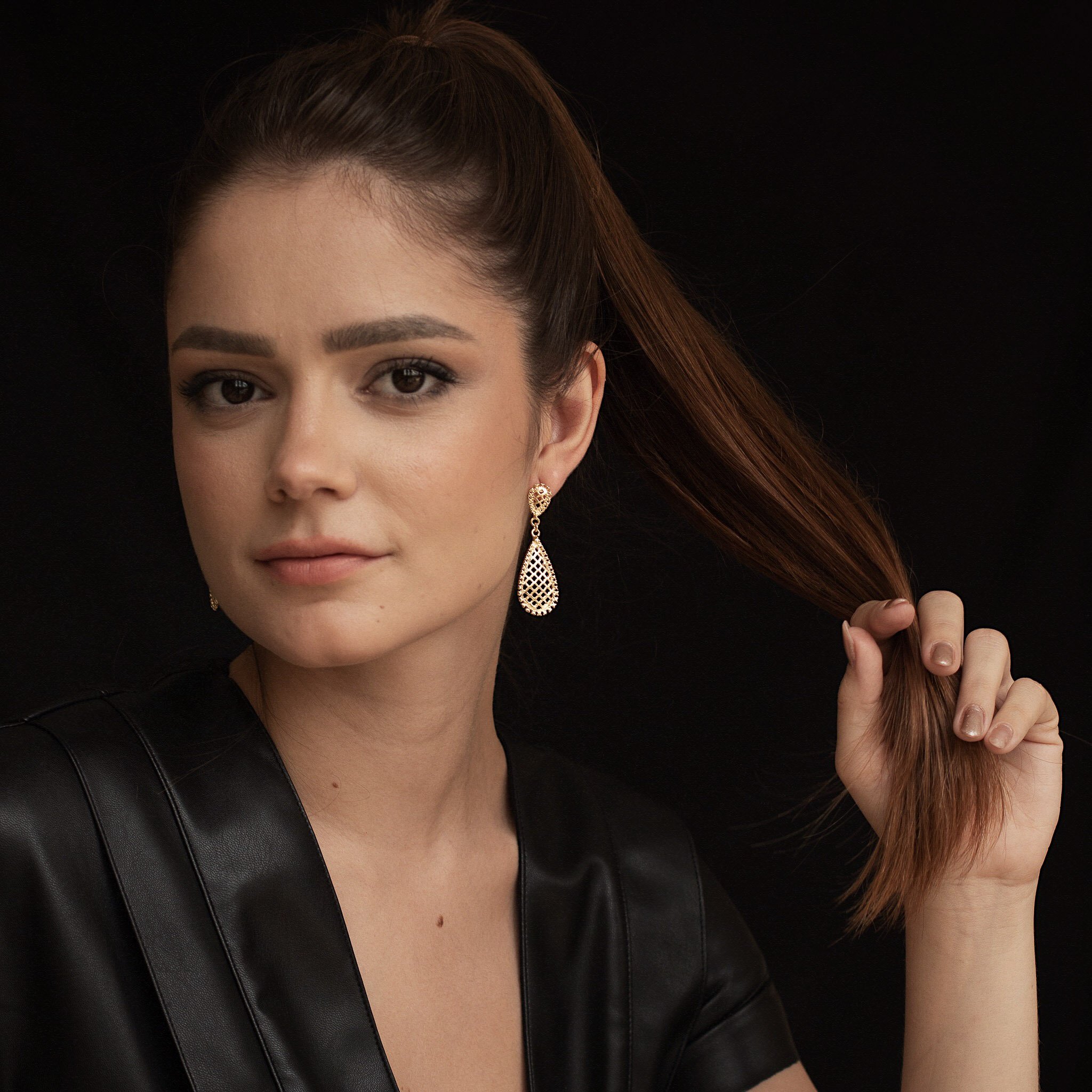 BRINCO GOTA XADREZ DOURADO FOLHEADO