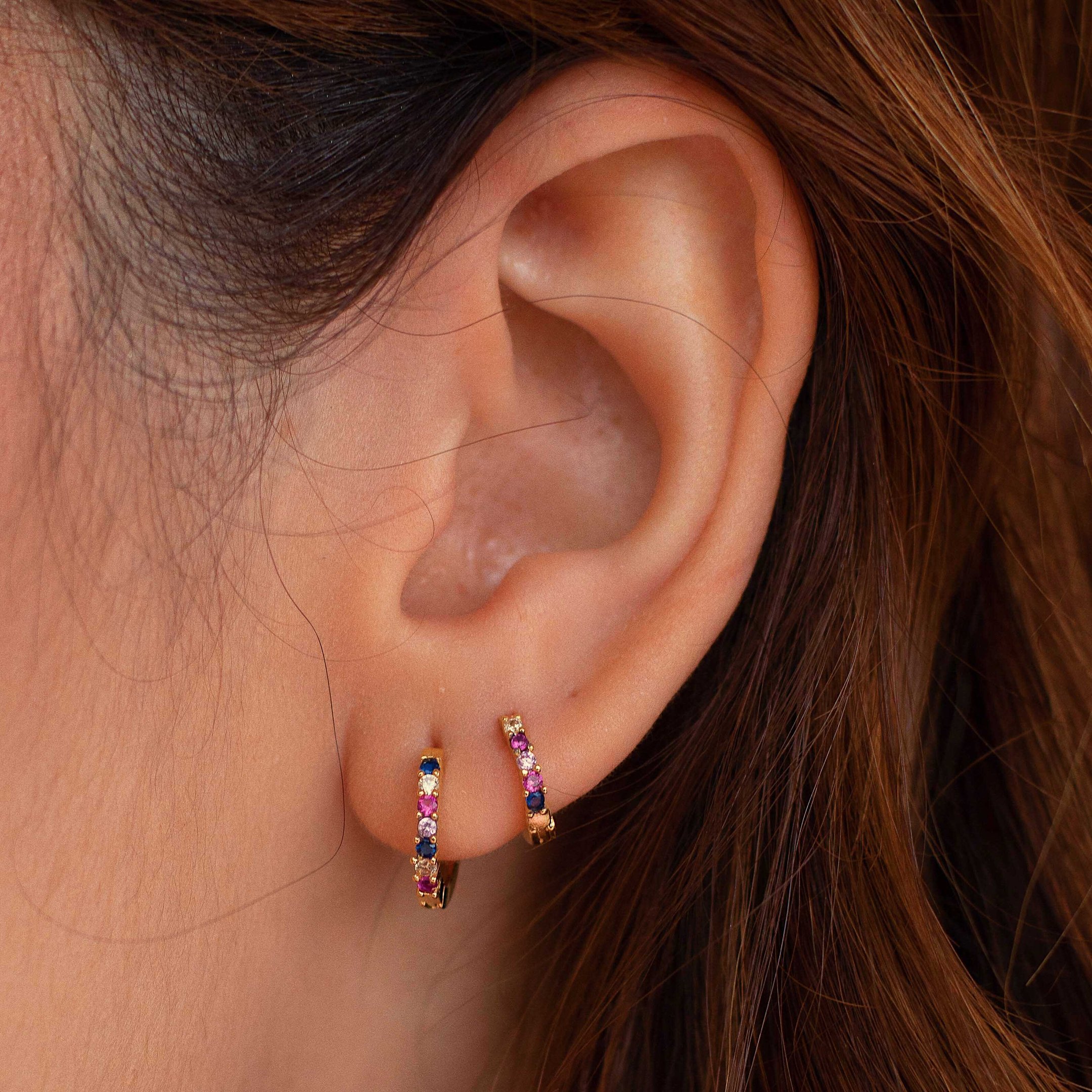 KIT ARGOLA ZIRCÔNIA COLORIDA P, M DOURADO FOLHEADO