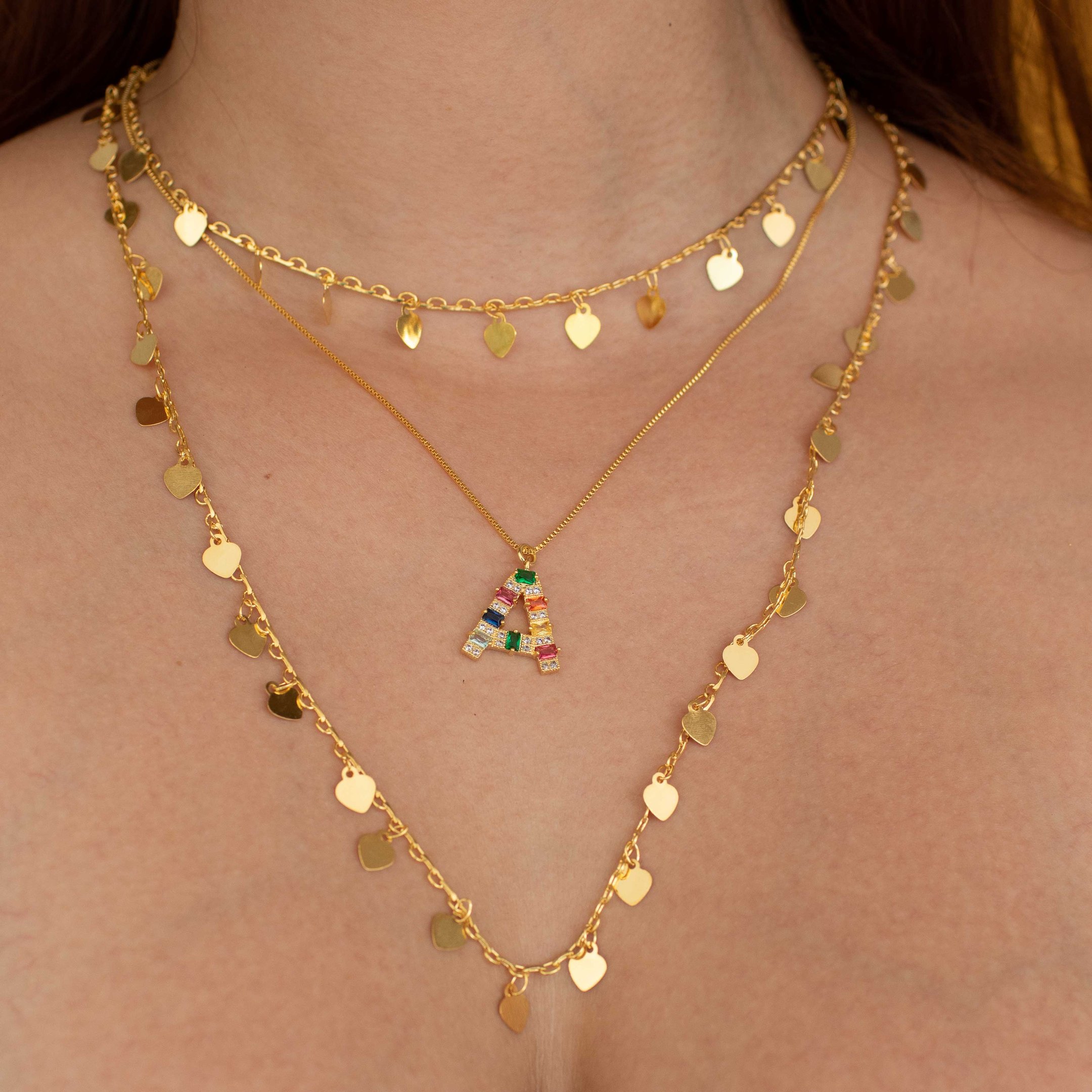 COLAR VENEZIANA COM PINGENTE LETRA COLORS BANHADO A OURO 18K