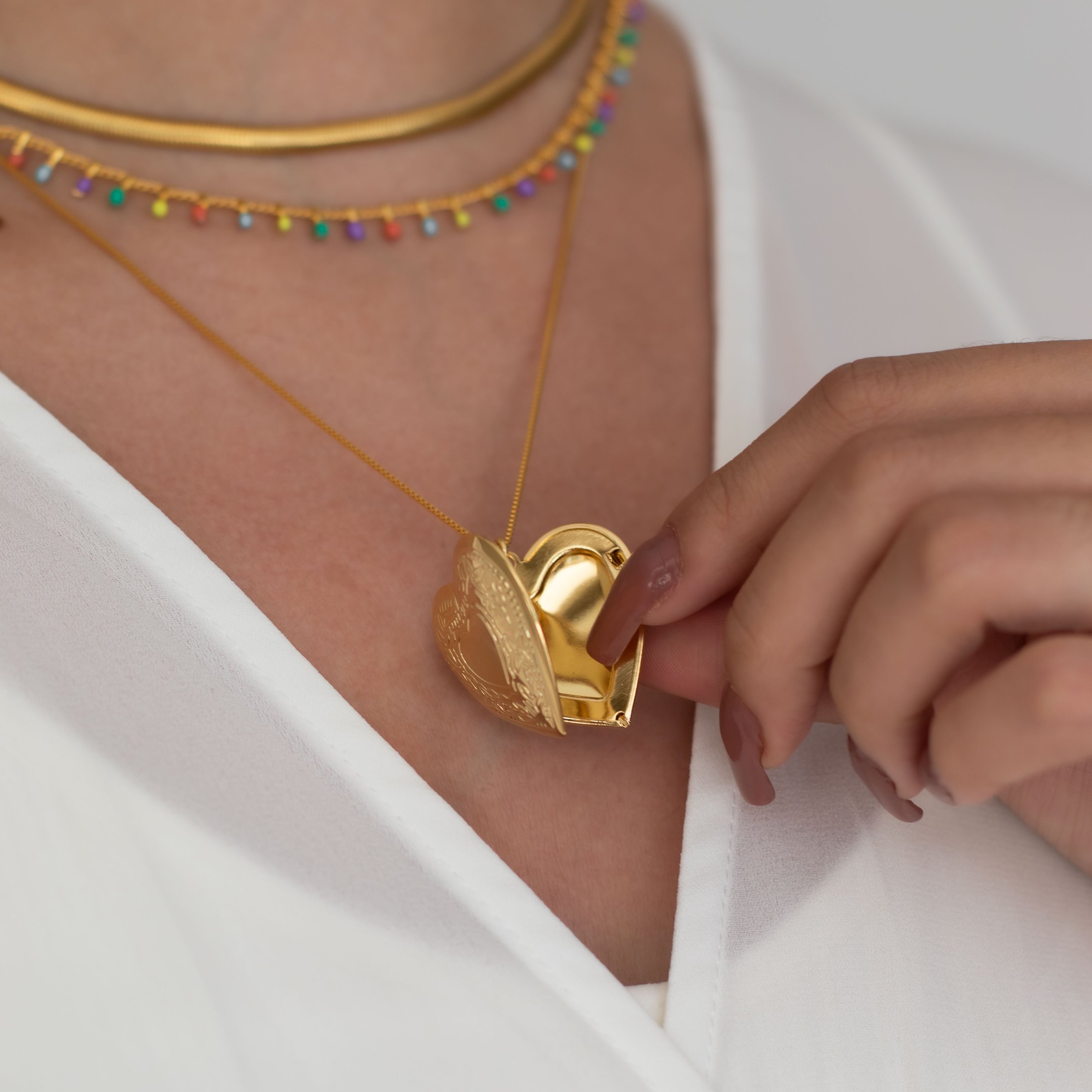 COLAR RELICARIO CORAÇÃO BANHADO A OURO 18K