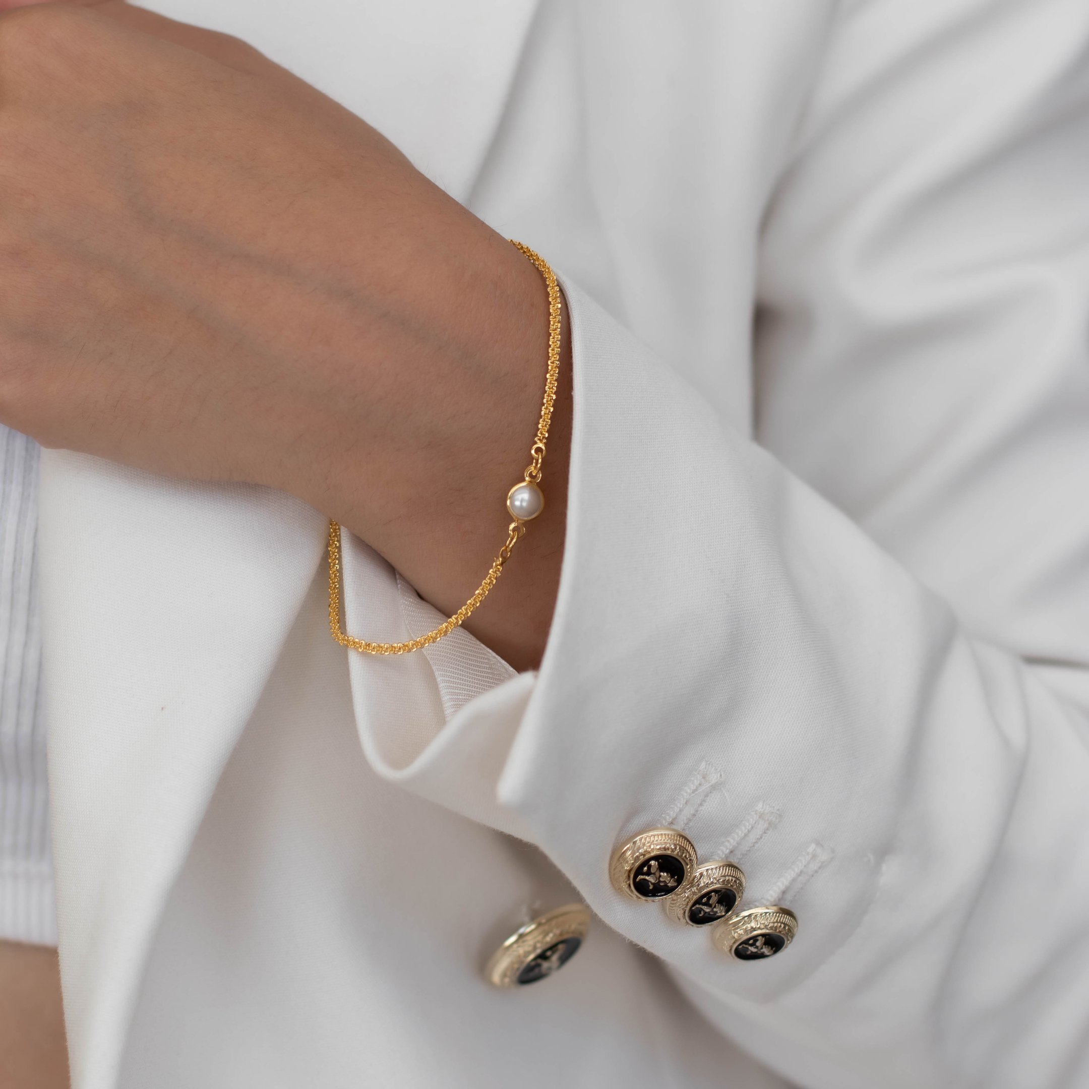 PULSEIRA CACTO COM PINGENTE PEROLA DOURADO FOLHEADO