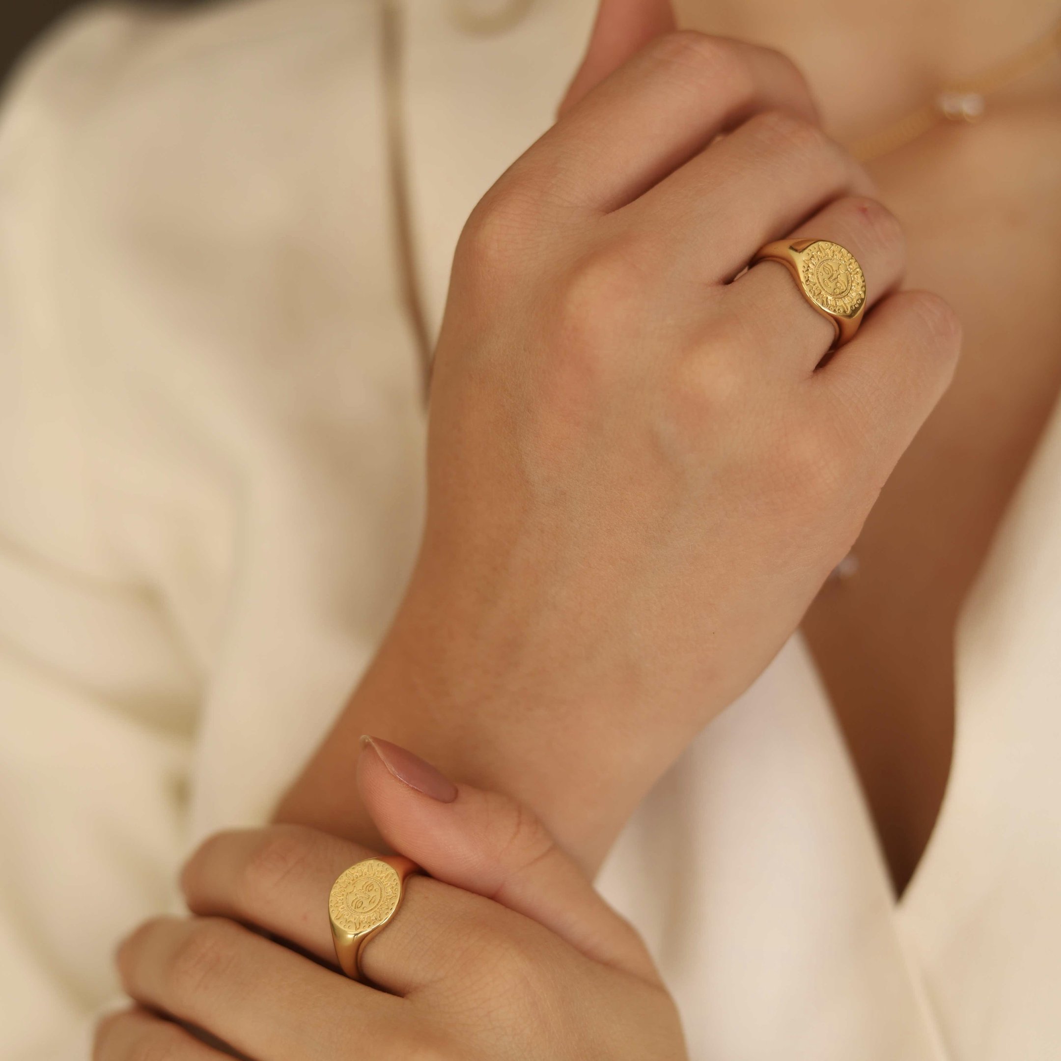 ANEL SOLAR DOURADO FOLHEADO