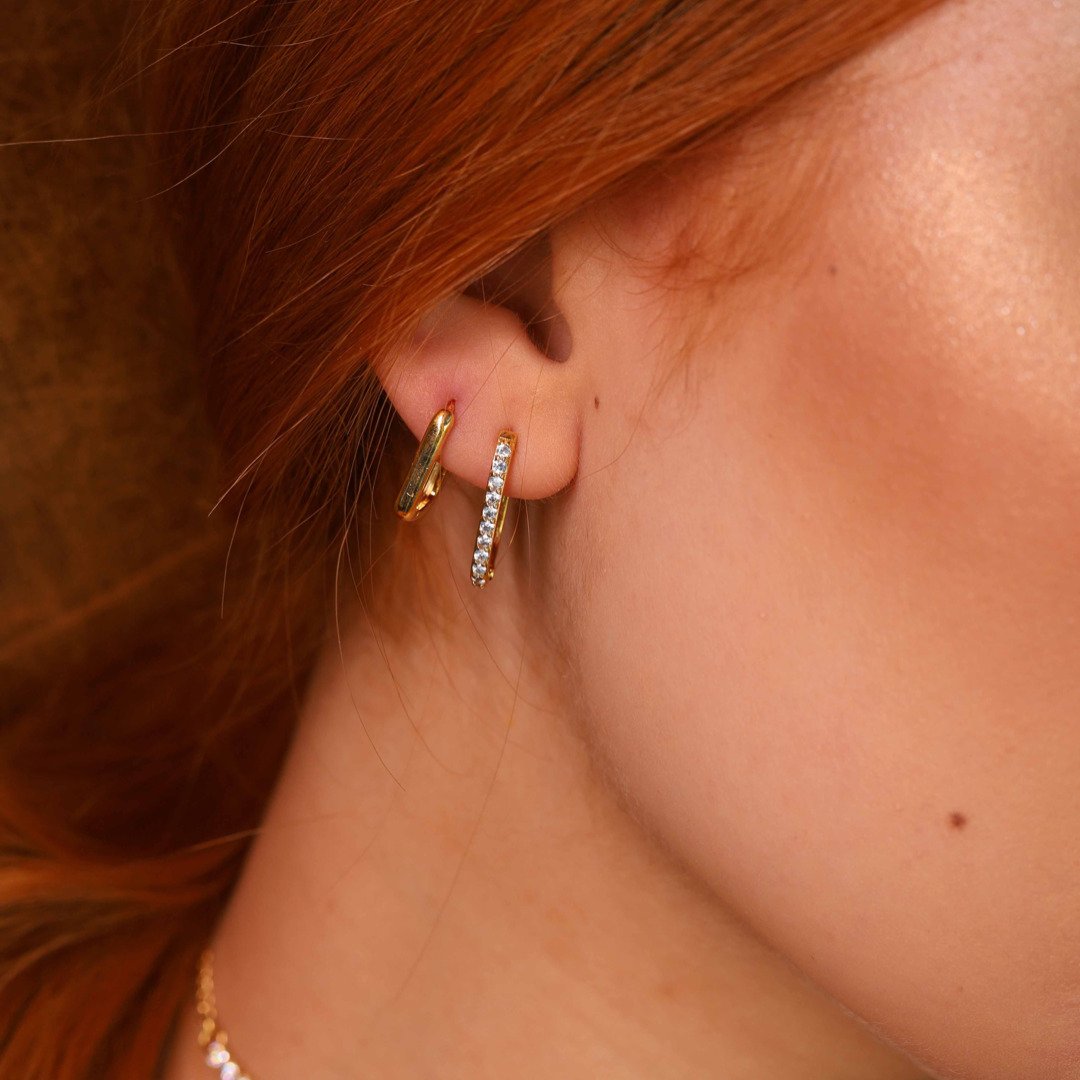 ARGOLA RETANGULAR LISA P DOURADO FOLHEADO