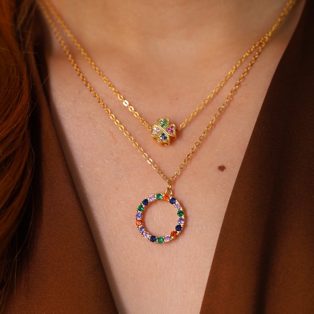 COLAR CIRCULO PEDRA COLORS DOURADO FOLHEADO