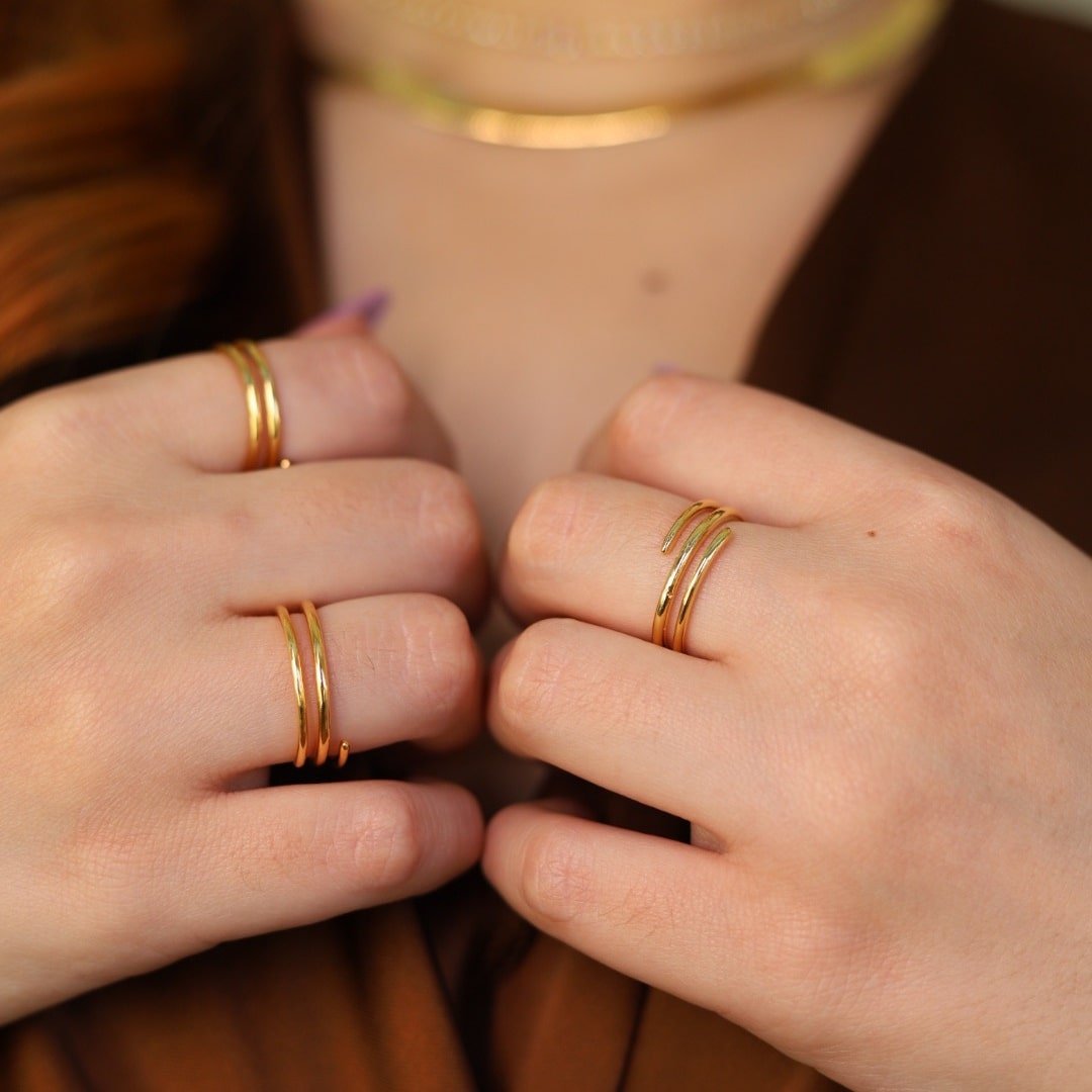 ANEL MOLA MINIMALISTA DOURADO FOLHEADO