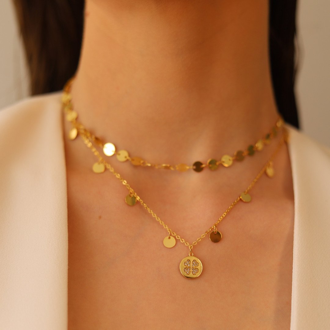 COLAR CADEADO MINI MEDALHAS TREVO ZIRCÔNIAS DOURADO FOLHEADO