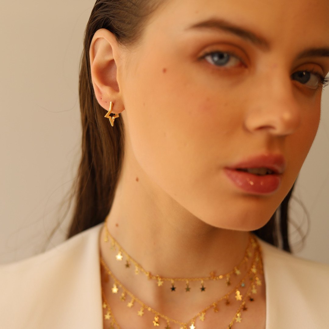 ARGOLA ESTRELA COM CLICK LISA M DOURADO FOLHEADO