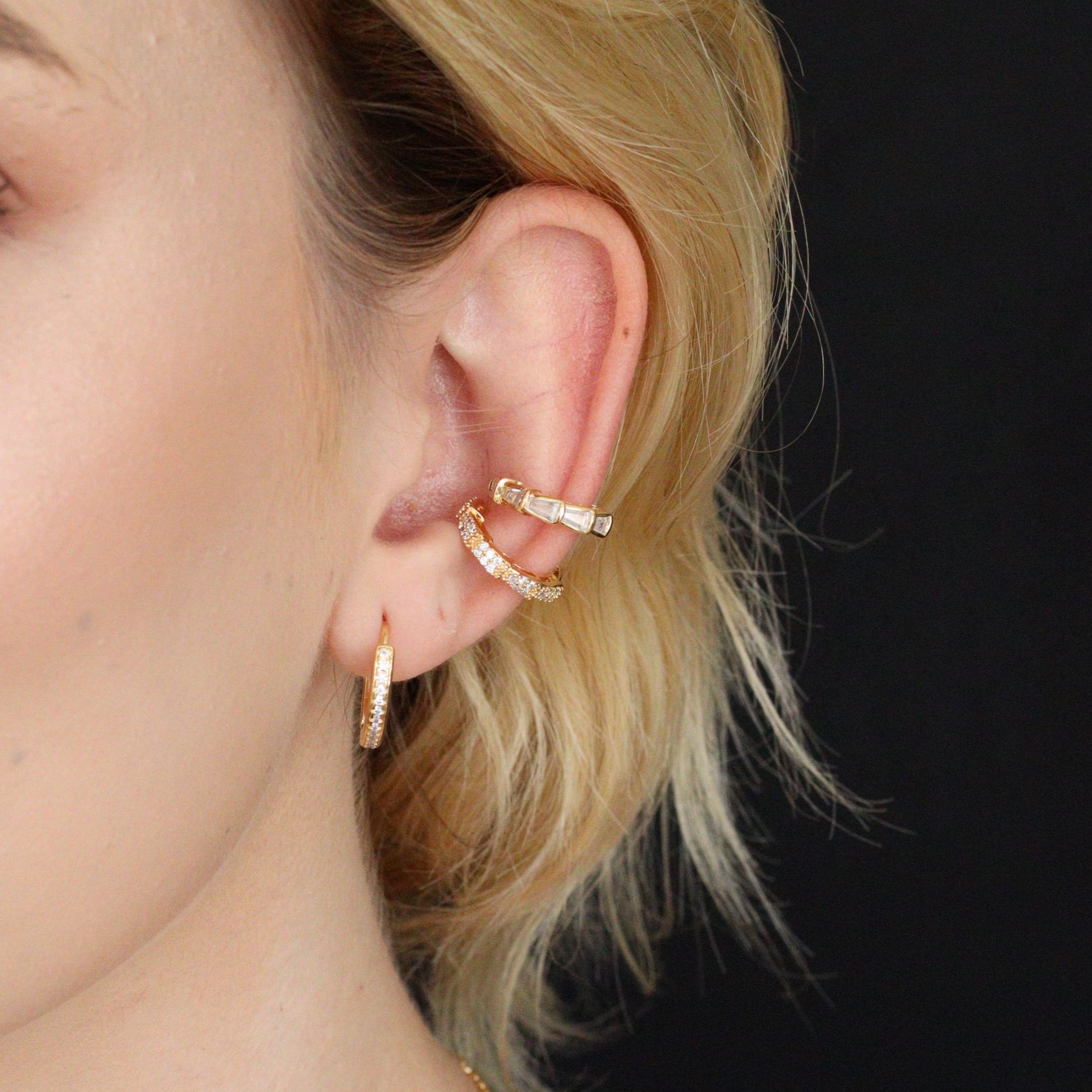 PIERCING BAMBO ZIRCÔNIAS DOURADO FOLHEADO