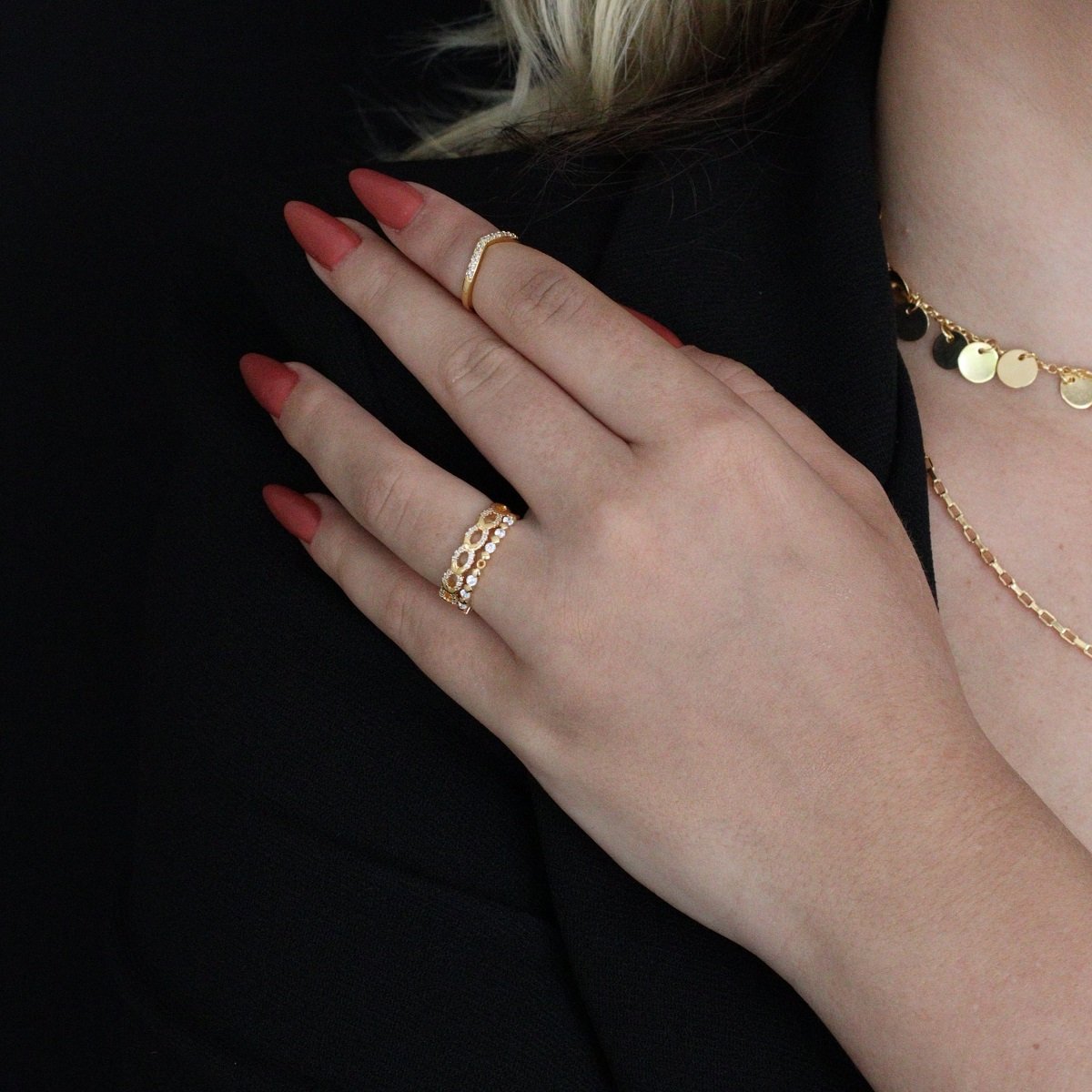 ANEL ELOS COM ZIRCÔNIAS DOURADO FOLHEADO