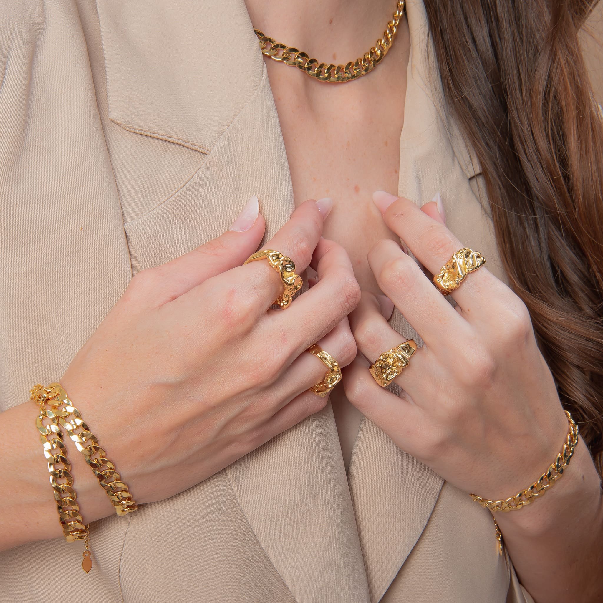 ANEL ORGANIC MARTELADO DESCONSTRUIDO DOURADO FOLHEADO