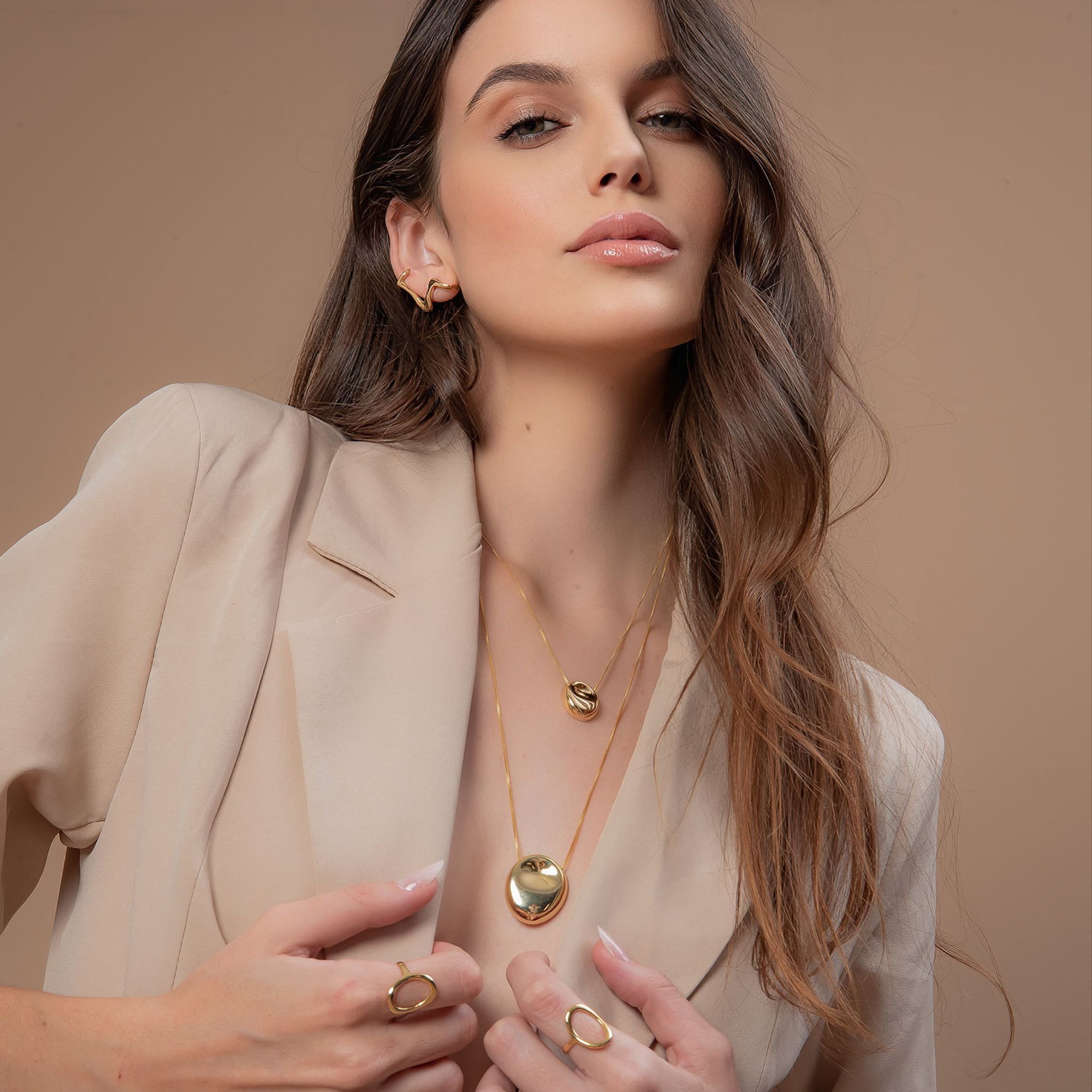 ANEL OVAL VAZADO BANHADO A OURO 18K