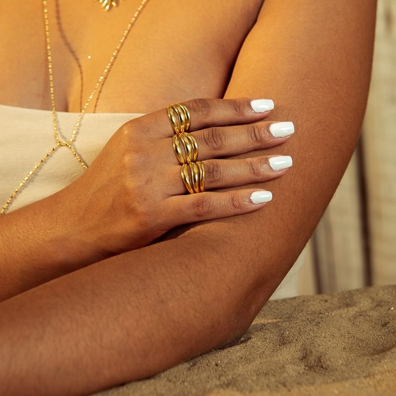 ANEL BEIRA-MAR EM VOLTAS DOURADO FOLHEADO