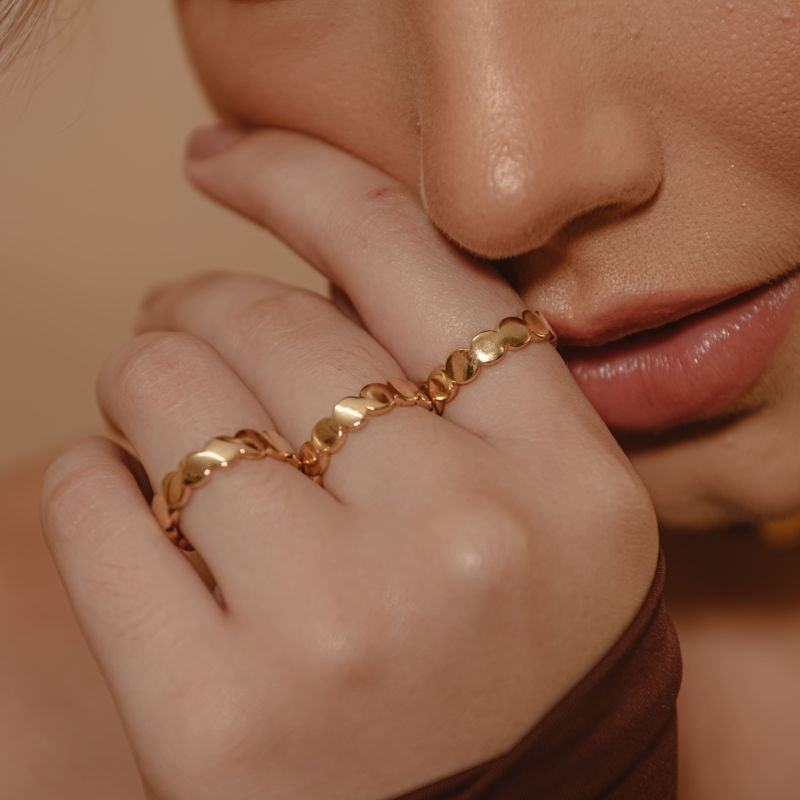 ANEL CIRCULOS FECHADOS DOURADO FOLHEADO