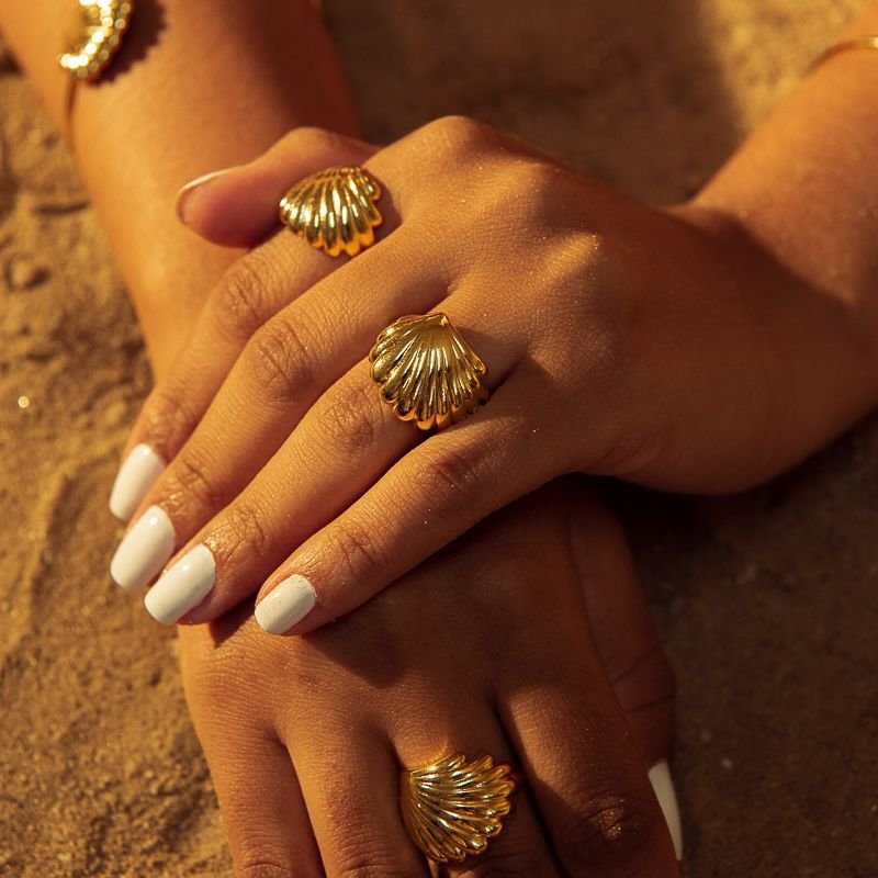 ANEL CONCHA EL MAR BANHADO A OURO 18K