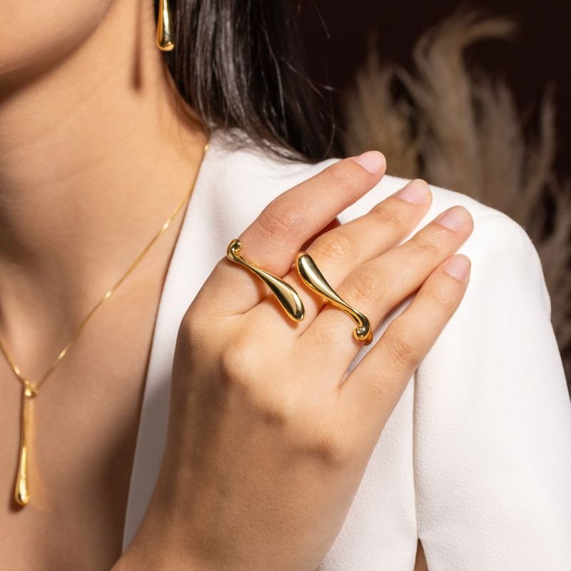 ANEL GOTA FLUIDA AJUSTAVEL BANHADO A OURO 18K
