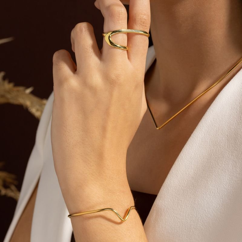 ANEL MINIMALISTA AJUSTAVEL BANHADO A OURO 18K
