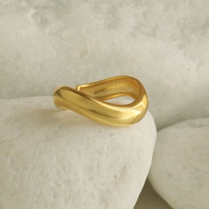 ANEL NUDA LISO M AJUSTAVEL BANHADO A OURO 18K