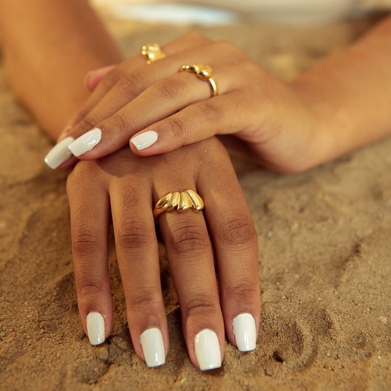 ANEL TÁSSALA CONCHA DOURADO FOLHEADO