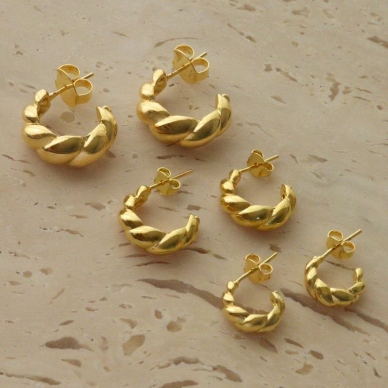 ARGOLA CROISSANT P BANHADO A OURO 18K