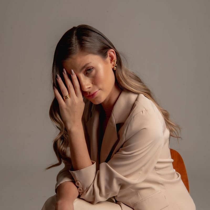 ARGOLA SIENA P BANHADO A OURO 18K