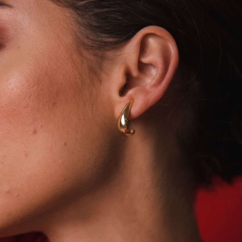 ARGOLA GOTA ALONGADA P DOURADO FOLHEADO