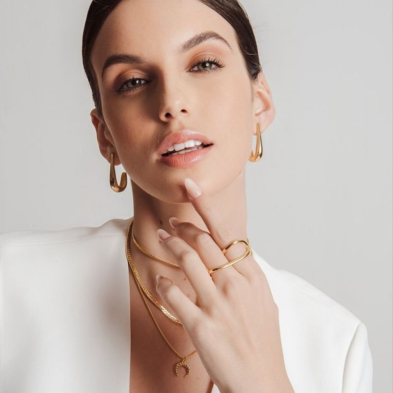 ARGOLA GOTA ALONGADA G BANHADO A OURO 18K