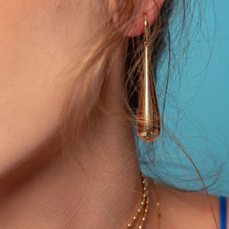 ARGOLA GOTA LONGA DOURADO FOLHEADO