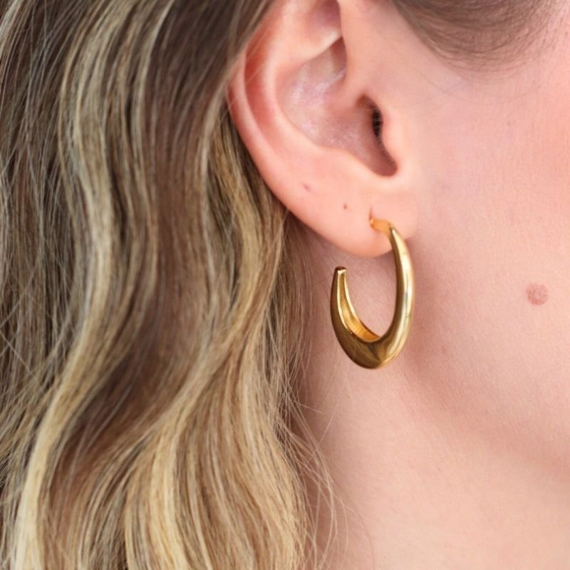 ARGOLA LUNARA BANHADO A OURO 18K