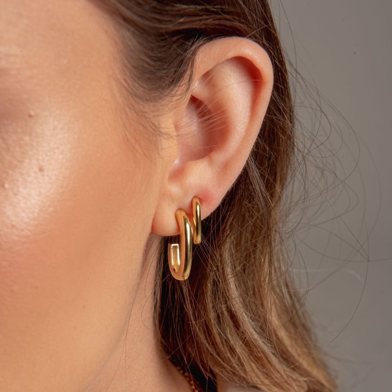 ARGOLA MEIA-LUA G BANHADO A OURO 18K