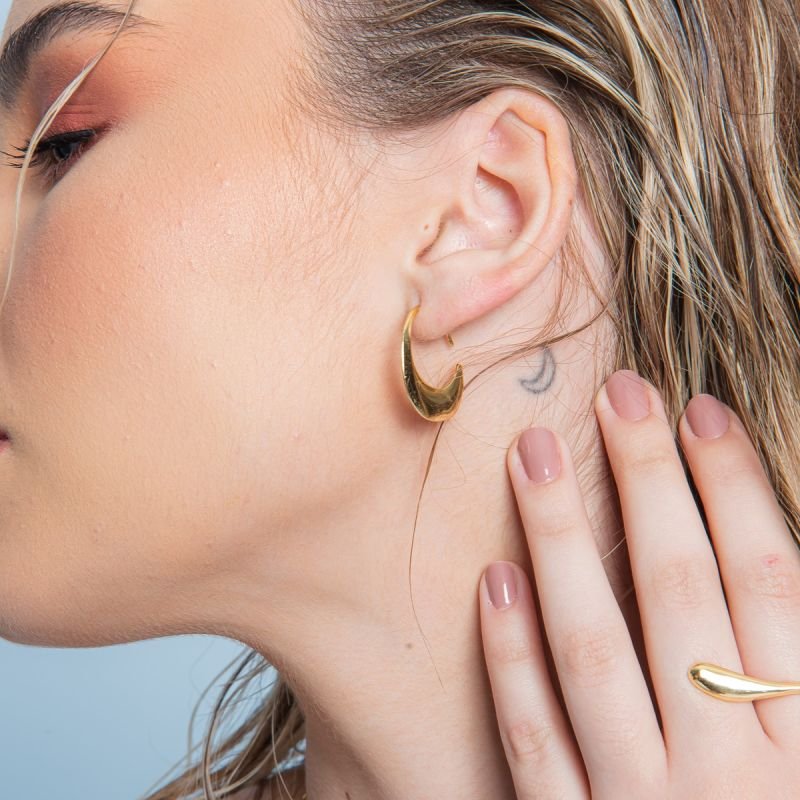 ARGOLA MEIA LUA TREND DOURADO FOLHEADO