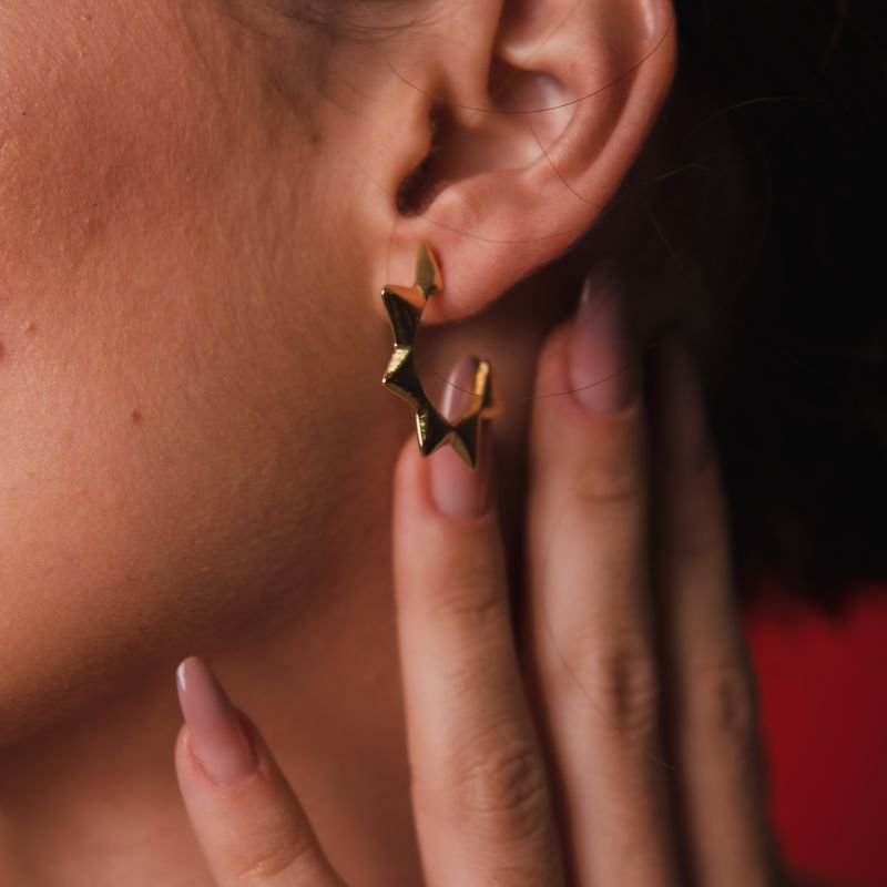 ARGOLA MEIO SOL DOURADO FOLHEADO