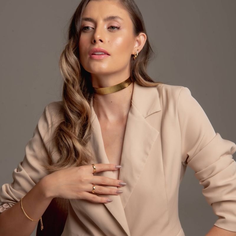 ARGOLA ONDULADA BANHADO A OURO 18K