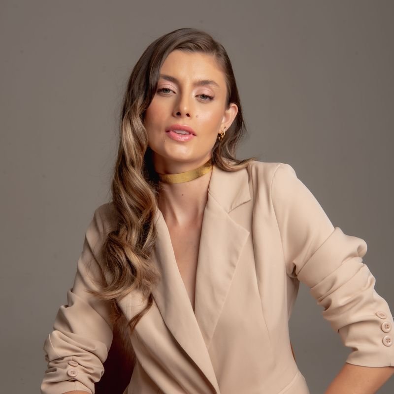 ARGOLA ORGANICA BANHADO A OURO 18K