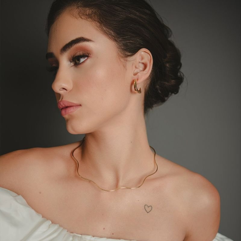 ARGOLA QUADRADA MEIA LUA DOURADO FOLHEADO