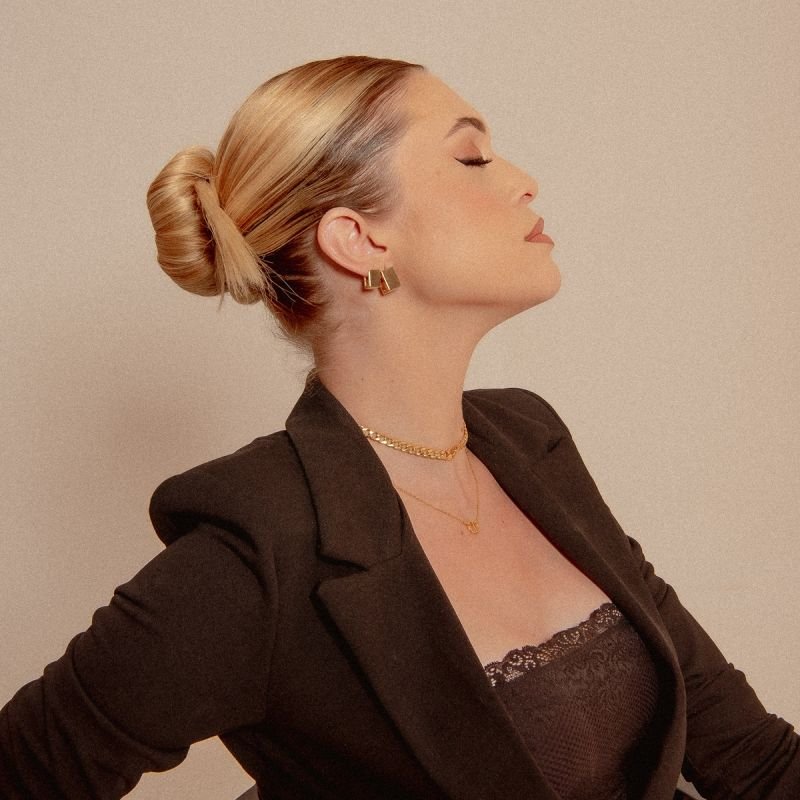 ARGOLA QUADRADA M DOURADO FOLHEADO