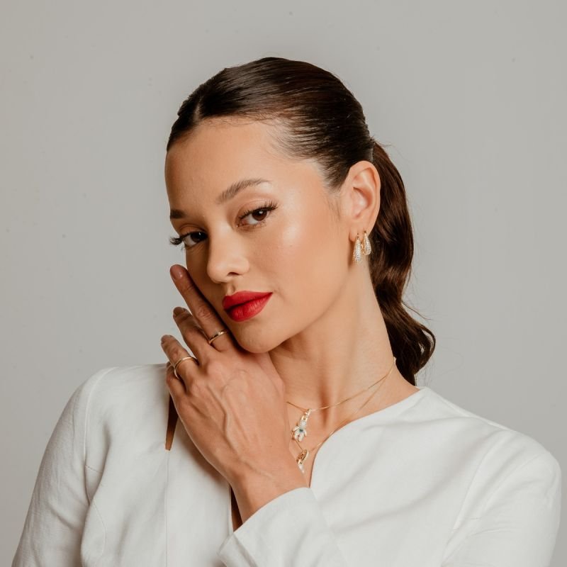 ARGOLA SIDES M CRAVEJADA DE ZIRCÔNIA DOURADO FOLHEADO