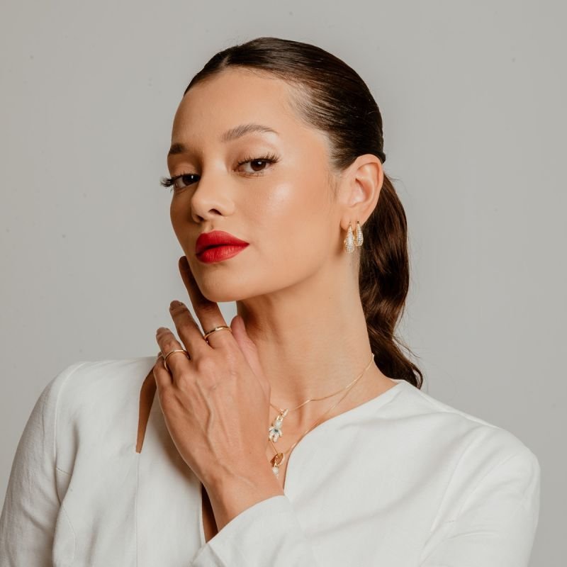 ARGOLA SIDES P CRAVEJADA DE ZIRCÔNIA DOURADO FOLHEADO