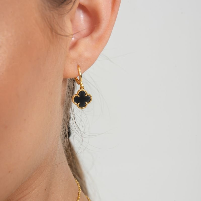 ARGOLA TREVO BLACK 10MM BANHADO A OURO 18K