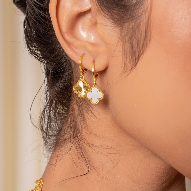 ARGOLA TREVO CLÁSSICO 11MM BANHADO A OURO 18K