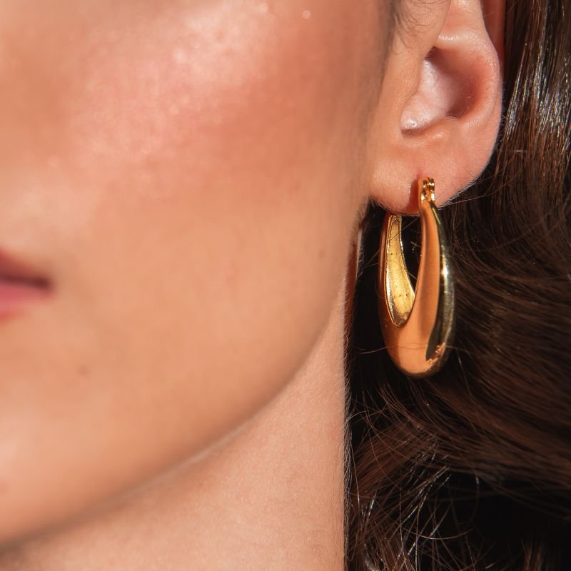 ARGOLA U ABAULADA G BANHADO A OURO 18K