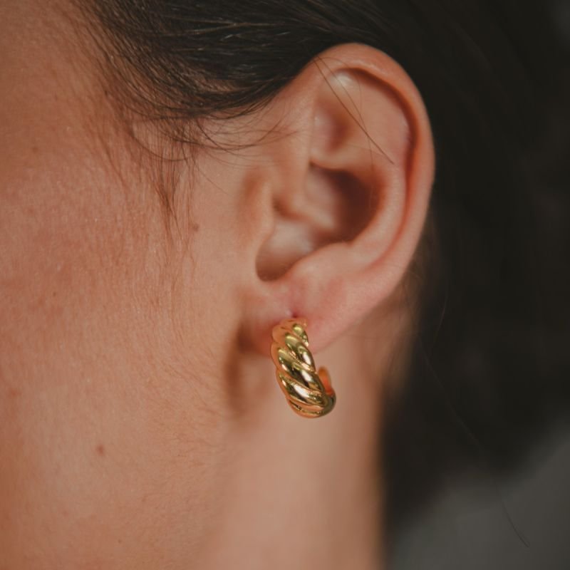 ARGOLA YSA P BANHADO A OURO 18K