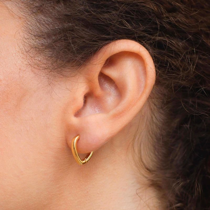 ARGOLA GOTA ARTICULADA LISA BORDA QUADRADA DOURADO FOLHEADO