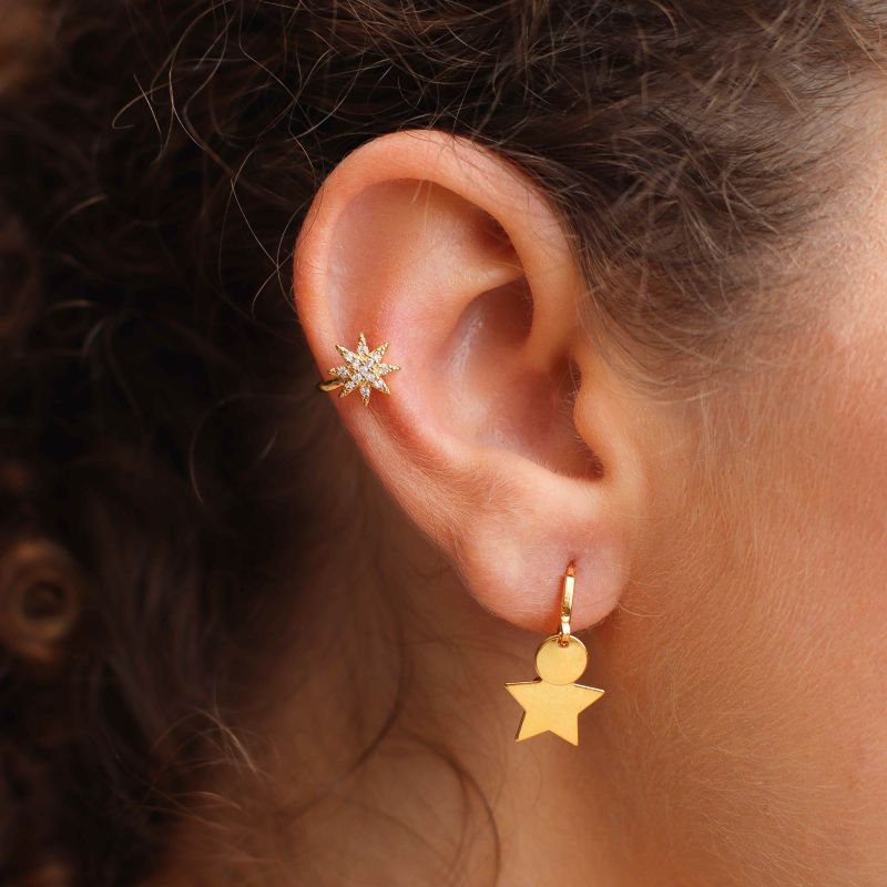 PIERCING ESTRELA ZIRCÔNIAS PONTA CORAÇÃO DOURADO FOLHEADO