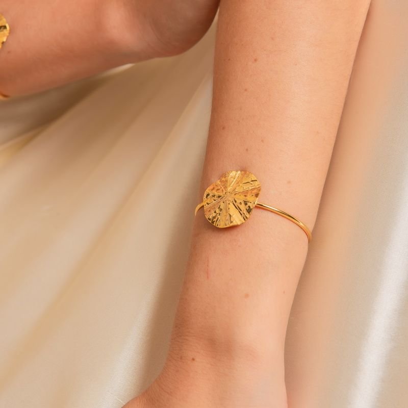 BRACELETE ALGA DETALHADA BANHADO A OURO 18K