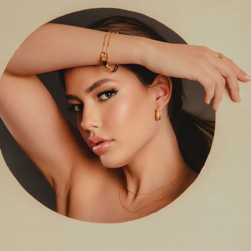 BRACELETE COM MEDALHA DOURADO FOLHEADO