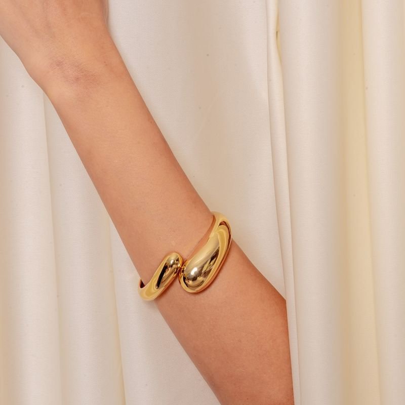 BRACELETE ENCONTRO DE GOTAS MAX DOURADO FOLHEADO